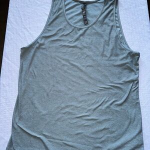 Vuori green tank top size medium